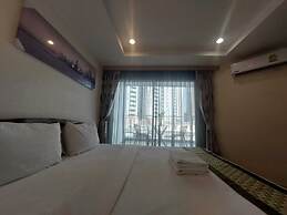 V Check Inn Sukhumvit 22