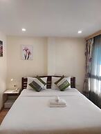 V Check Inn Sukhumvit 22