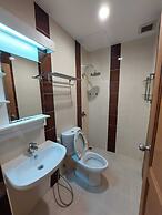 V Check Inn Sukhumvit 22