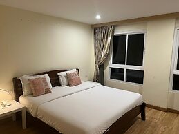 V Check Inn Sukhumvit 22