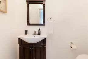 Roami at Bayview Place