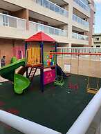 Apto novo e arejado com uma ampla sacada