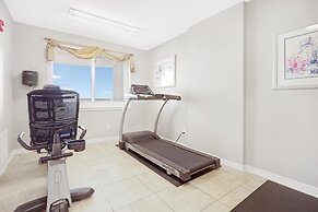 2br/2ba Sleeps 8, Beachfront w/ Pool