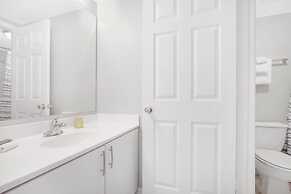 2br/2ba Sleeps 8, Beachfront w/ Pool