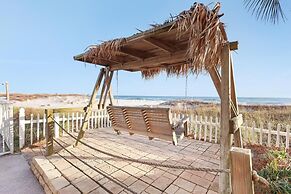 2br/2ba Sleeps 8, Beachfront w/ Pool