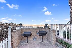 2br/2ba Sleeps 8, Beachfront w/ Pool