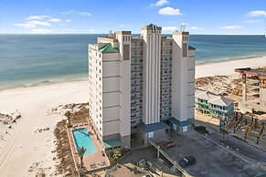 2br/2ba Sleeps 8, Beachfront w/ Pool