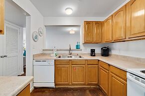 3br/2ba Full Condo w/ Pool & Gym, Sleeps 7