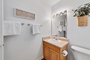 3br/2ba Full Condo w/ Pool & Gym, Sleeps 7