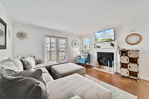 3br/2ba Full Condo w/ Pool & Gym, Sleeps 7