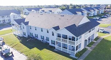 3b/2b w/ Pool & Tennis Court, Sleeps 6