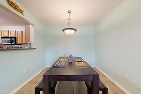 3b/2b w/ Pool & Tennis Court, Sleeps 6