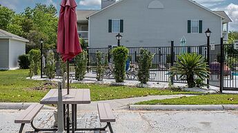 3b/2b w/ Pool & Tennis Court, Sleeps 6