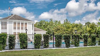 3b/2b w/ Pool & Tennis Court, Sleeps 6