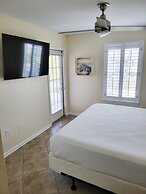 3b/2b w/ Pool & Tennis Court, Sleeps 6
