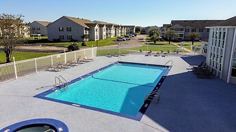 3b/2b w/ Pool & Tennis Court, Sleeps 6