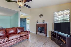 3b/2b w/ Pool & Tennis Court, Sleeps 6