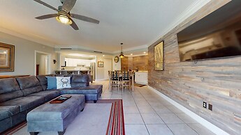 3br/3ba w/ Lazy River & Slide Sleeps 8