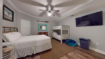 3br/3ba w/ Lazy River & Slide Sleeps 8