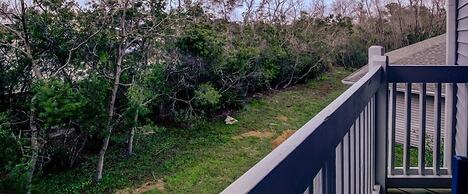 2b/2b w/ Pool & Tennis Court, Sleeps 6