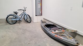 New Home 3br/2.5br w/ Kayak Access Sleeps 9