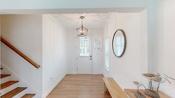 New Home 3br/2.5br w/ Kayak Access Sleeps 9