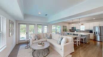 New Home 3br/2.5br w/ Kayak Access Sleeps 9