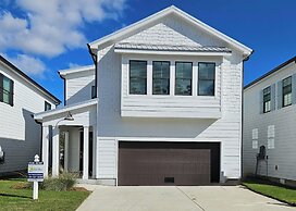 New Home 3br/2.5br w/ Kayak Access Sleeps 9