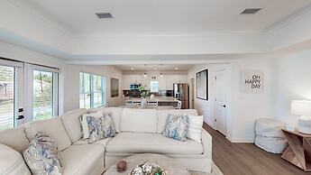 New Home 3br/2.5br w/ Kayak Access Sleeps 9