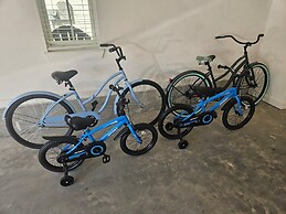 New Home 3br/2.5br w/ Kayak Access Sleeps 9