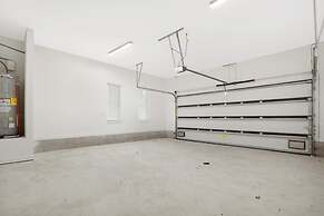 Hidden Gem! 3br/2.5ba Home/pool/near Beach/slps 10