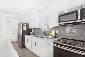 Hidden Gem! 3br/2.5ba Home/pool/near Beach/slps 10