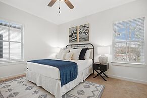 Hidden Gem! 3br/2.5ba Home/pool/near Beach/slps 10