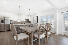 Hidden Gem! 3br/2.5ba Home/pool/near Beach/slps 10