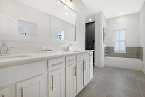 Hidden Gem! 3br/2.5ba Home/pool/near Beach/slps 10