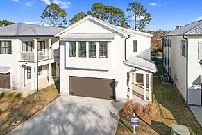 Hidden Gem! 3br/2.5ba Home/pool/near Beach/slps 10