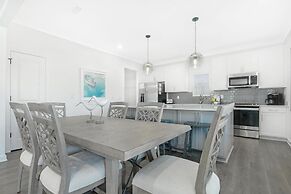 Hidden Gem! 3br/2.5ba Home/pool/near Beach/slps 10