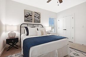 Hidden Gem! 3br/2.5ba Home/pool/near Beach/slps 10