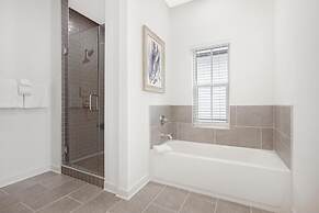 Hidden Gem! 3br/2.5ba Home/pool/near Beach/slps 10