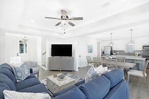 Hidden Gem! 3br/2.5ba Home/pool/near Beach/slps 10