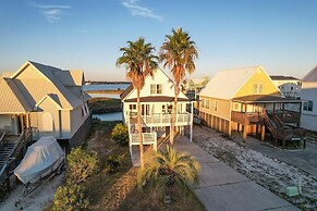 Fantastic Lagoon Views, Steps to the Beach