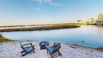 Fantastic Lagoon Views, Steps to the Beach