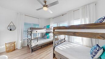 Fantastic Lagoon Views, Steps to the Beach