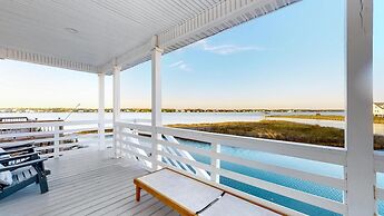 Fantastic Lagoon Views, Steps to the Beach