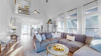 Fantastic Lagoon Views, Steps to the Beach