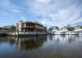 Beautiful 3br/2.5ba w/ Kayak Access, Sleeps 10