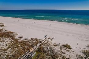 Stunning Views, 3bd/2ba w/ Private Balcony