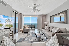 Stunning Views, 3bd/2ba w/ Private Balcony