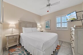 Stunning Views, 3bd/2ba w/ Private Balcony