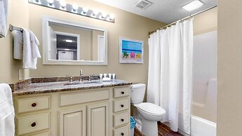 Beautiful 3br/2ba Beachfront Condo,sleeps 8